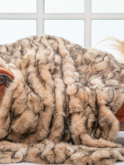 Light Beige/Fox Fur Throw Blanket